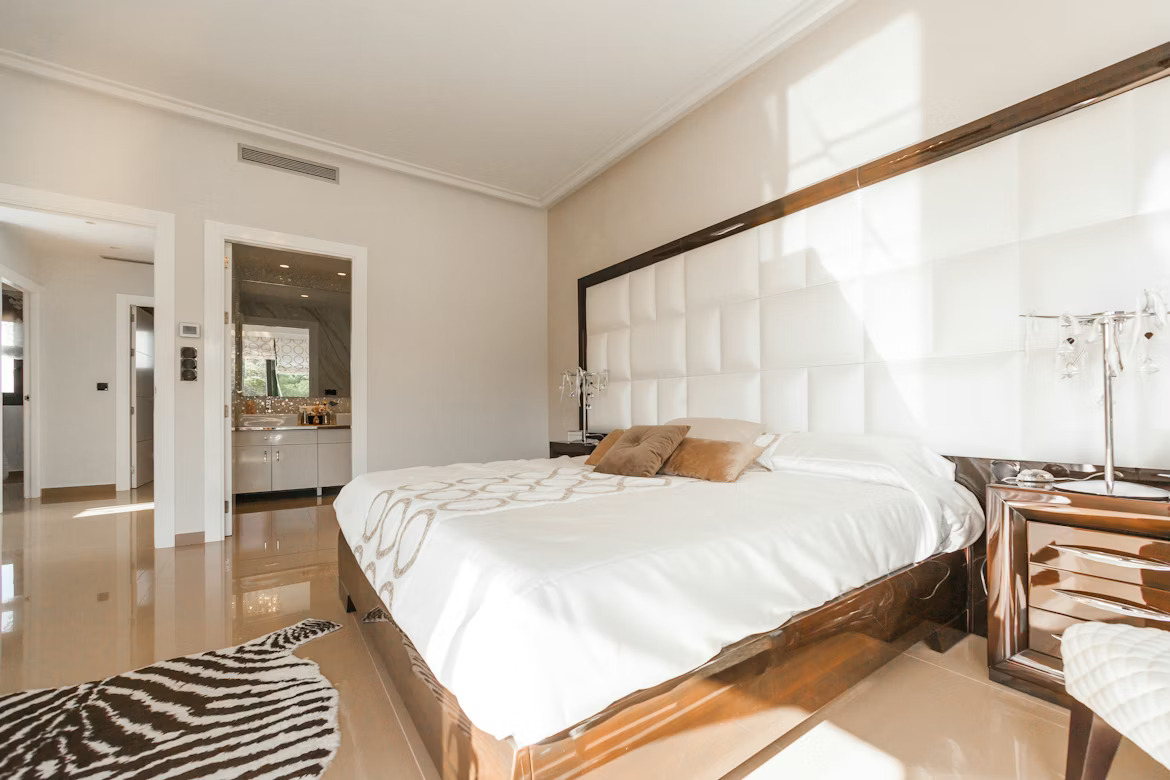 ပြင်ဆင်ပြီး အချက်အချာကျသောနေရာရှိ ကွန်ဒို ရောင်းရန်ရှိသည်